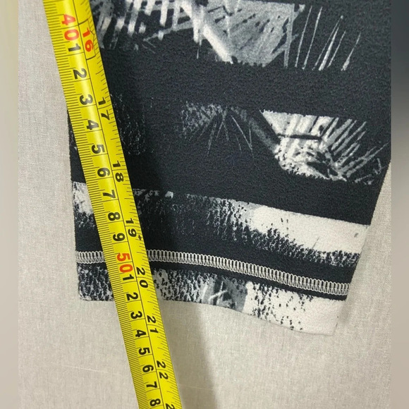 Lululemon Athletica Wunder Under Crop II Full-On Luon  Medium Rise Sz 6 - Picture 11 of 12